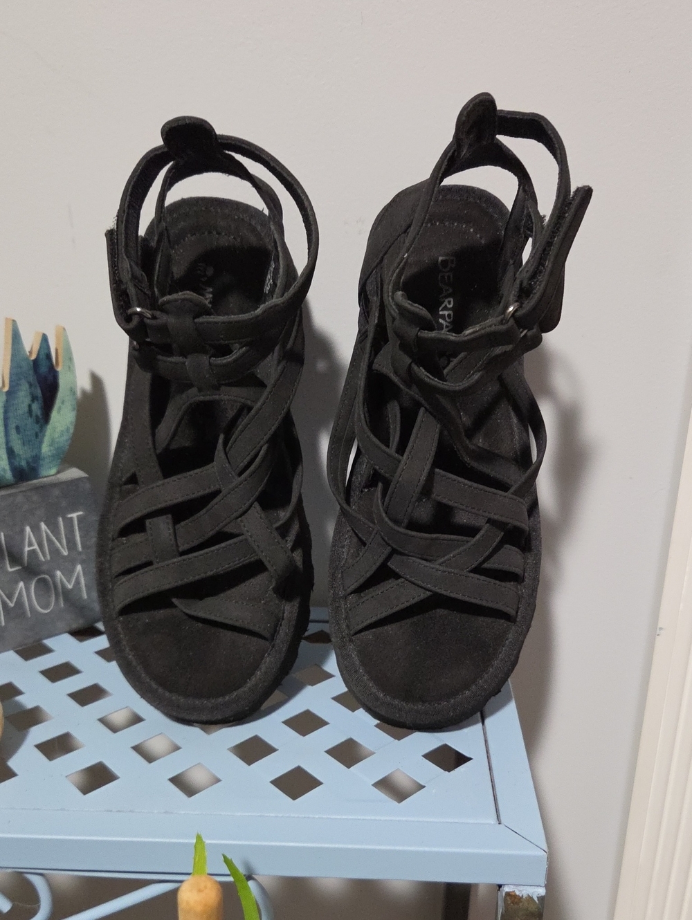 Bearpaw 6 Black Strappy Sandals